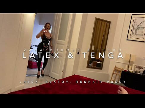 ❤️ Ngoanana e monyane ea nang le hlooho e khubelu ea apereng seaparo sa latex se kentsoeng ke ntate oa bobeli ho rona st.teencumpot.ru ﹏